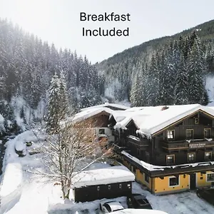 Panzió Ledererguetl - Jokercard & Parkplatz Inkl, Saalbach Hinterglemm